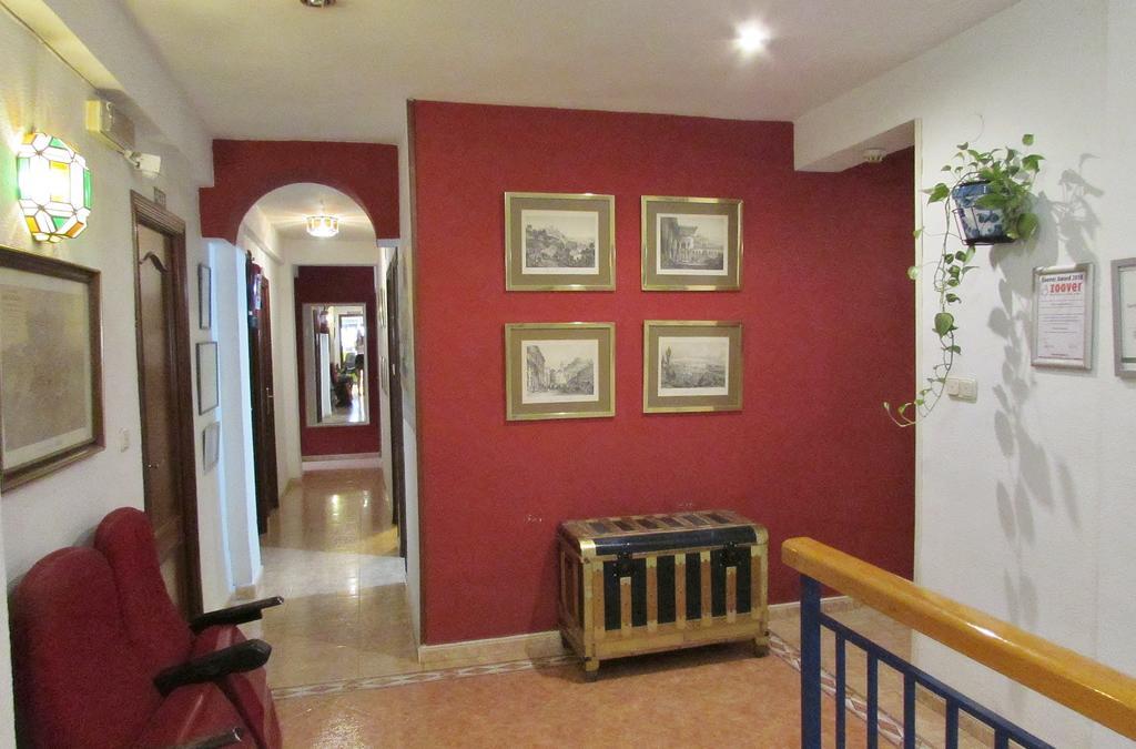 Hostal Nuevas Naciones - Granada — Fotos 1